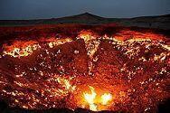 다르바자 Darvaza Derweze 투르크멘어 관문 다른 말로 지옥문 The Door to Hell 지구 상에 지옥이 있다면 이렇게 생겼을 거라고 한다