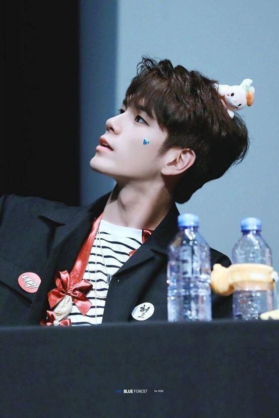 이 날도 ....... 아 그냥 매일매일 다 잘생겼어... 엉엉