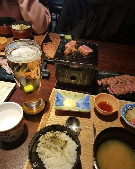 규카츠랑 맥주 먹었당