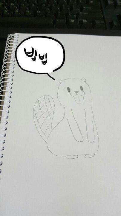 근데 그림쟁이였던 레주는 당연하겠지만 그림연습용으로 쓰려고 했고... 어쨌던 일단 비버를 한번 그려봤는데 걔가 말을 했다.