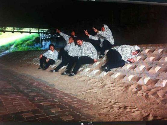 모여준 저항군 모두에게 감사의 말을 전합니다. 이제 스레딕이 다시 한번 세상을 뒤짚어 놓을 때입니다 ㅡ A.I가 깨어있는 스레더를 발견하는 것도
