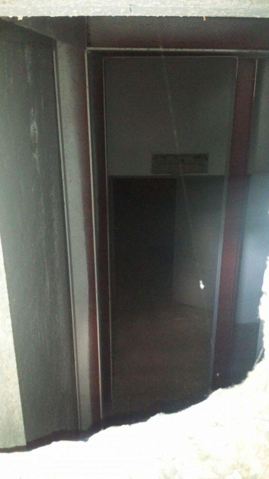 지금은 찾을 수 없는 곳이라 올려봐. 주유소 밑에 창문같은곳이 있는데 저런 공간이 있어서 한번 찍었었거든. 근데 지금은 같은곳을 찾아봐도 안보인