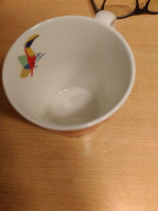 >>76이 안 나와서 짐이 대신 마시겠노라 막 그렇게까지 짜진 않았다 찝찌름한 정도인데 그게 더더욱 구역질났다 아 다 안녹았네 3번째 사진에 마