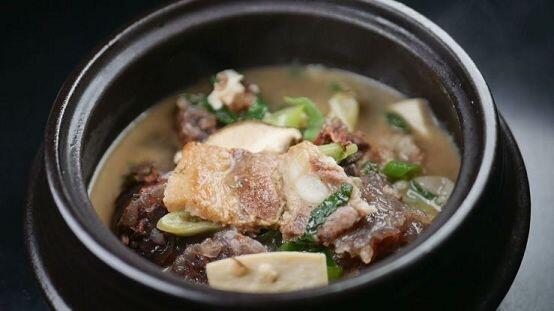 >>21 음,... 이몸은 말이지.........쿨럭쿨럭.... 순대국이 먹고싶구나...소맥에는 순대국이지....특별한 폭탄주에도...순대국..