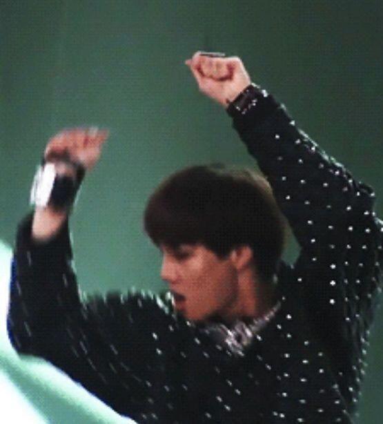 김종인 카이!! 2012년 12월 29일 sbs 가요대전 sm 스펙트럼 보고 빠짐 진짜 몇초 안나왔는데 보고 한눈에 반함 이씽이랑 종인이 돌출무