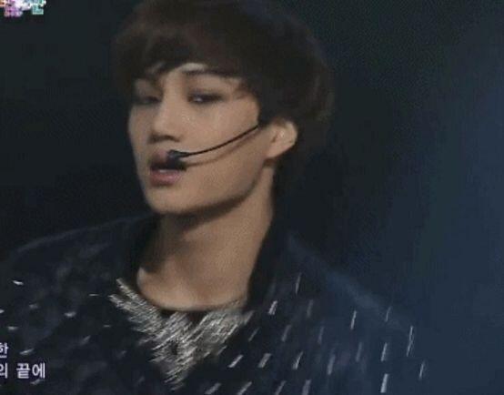 김종인 카이!! 2012년 12월 29일 sbs 가요대전 sm 스펙트럼 보고 빠짐 진짜 몇초 안나왔는데 보고 한눈에 반함 이씽이랑 종인이 돌출무