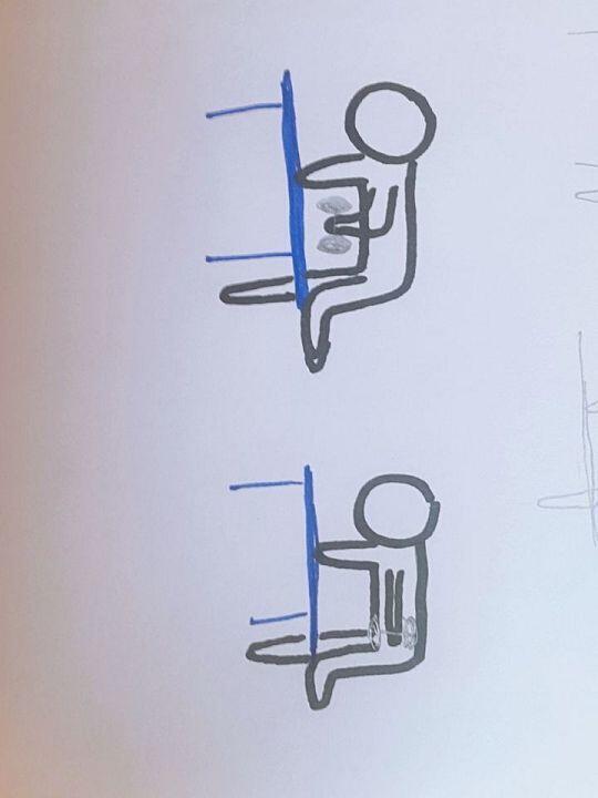 내가 사진처럼하는 운동을 하는데 쌤이 옆에서 팔 같이 자세교정하면서 계셔ㅛ는데 모르고 ...아령으로 핫둘!핫둘!하다.....아령을 반동있을정도로