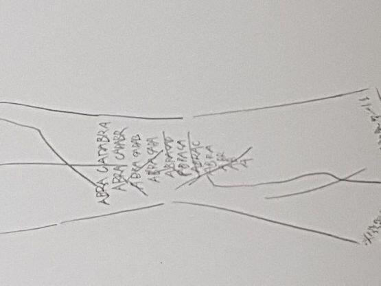 초라한 연필 한 자루. 이건 대체 무엇을 의미하는 건지. 나를 대체 무엇으로 생각한 건지. 심지어는 부러져서 글씨를 쓸 수조차 없습니다. 나는
