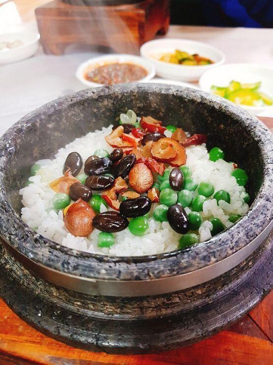 돌솥밥..