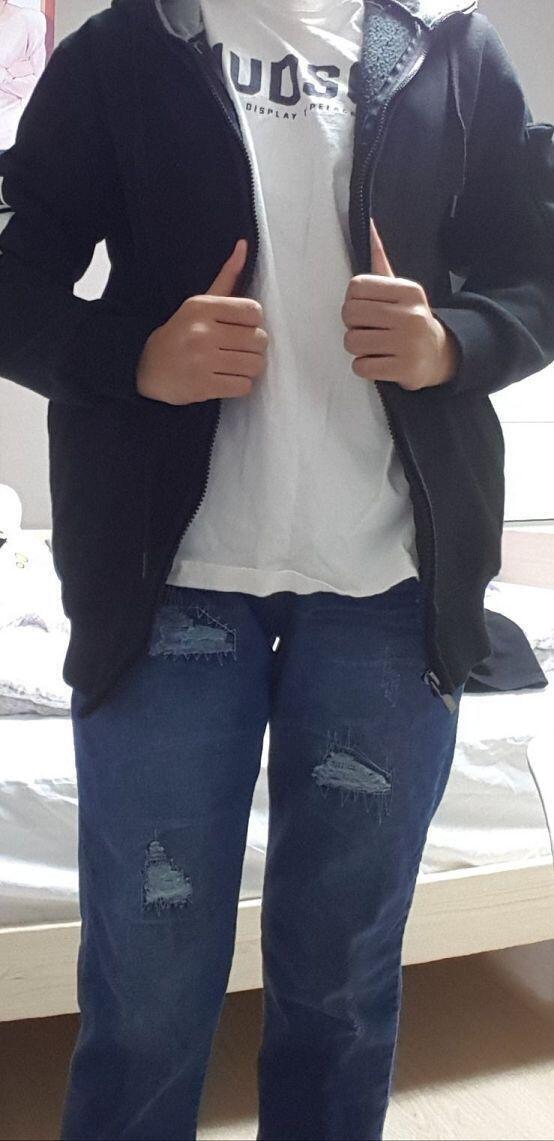 >>17 겉옷들 다 찍었습니다! >>18 >>19 합해서 입어봤는데 청바지가 진청인데 괜찮은가요?
