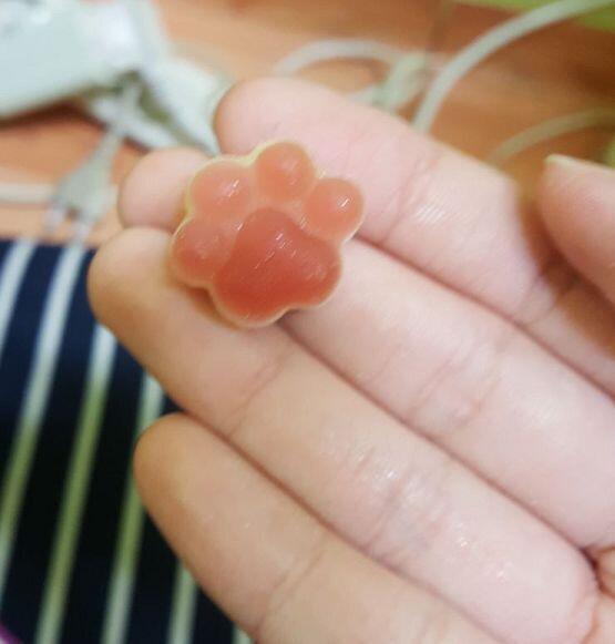 꺼내보니 귀엽긴 귀엽다 하지만 2800원치고 양이 창렬임