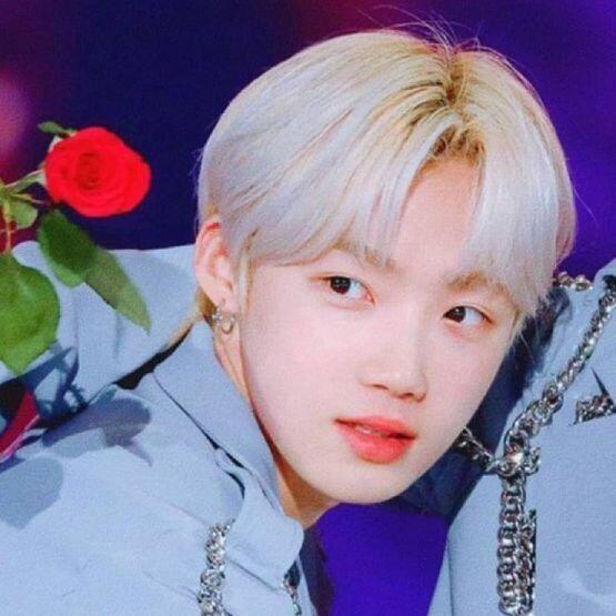 더보이즈 최찬희 ㅎㅎ...