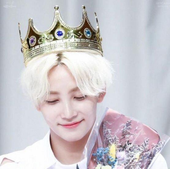 대휘? 지훈이? 좀 더 예쁨예쁨한 느낌 원하면 셉틴 윤정한?