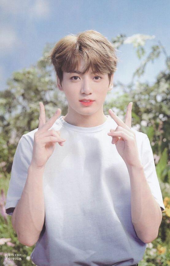 방탄 정국은 어떤가 자네!!!! 이쁘고 귀엽고 몸은 근육짱짱이고 다했다네!!