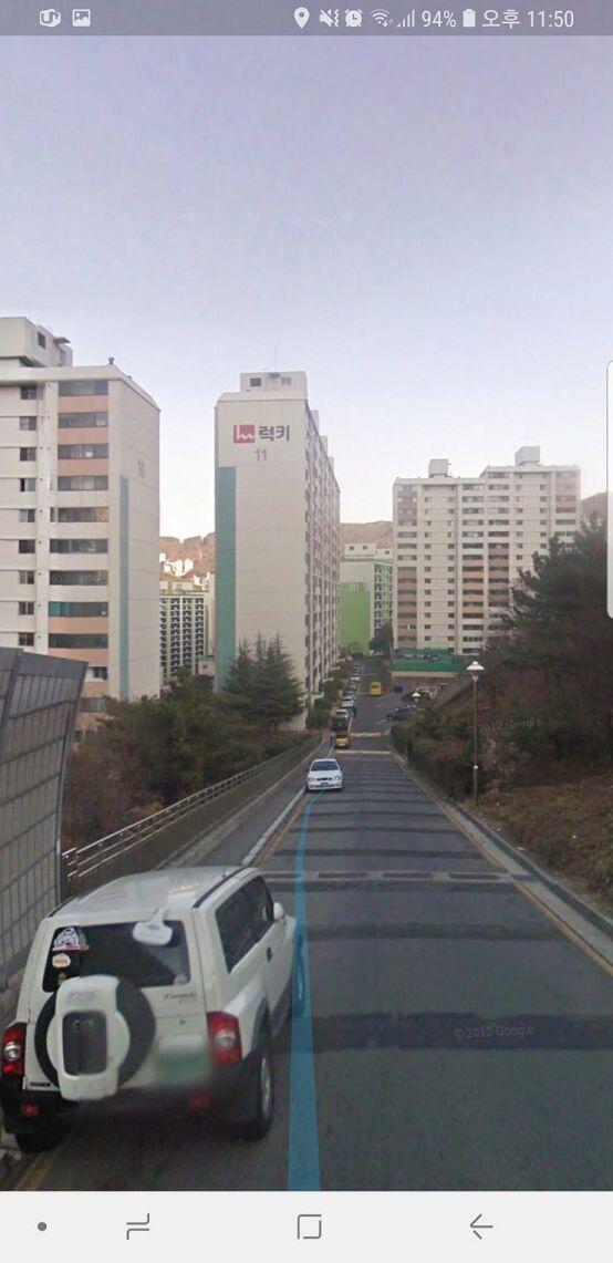 여기가 내가 학교에서 집으로 가는길이야