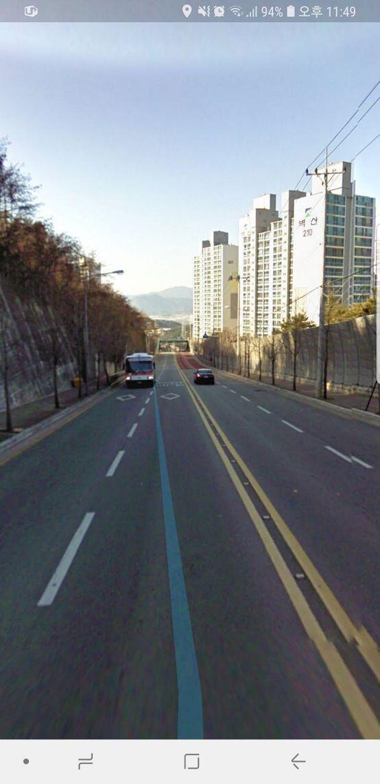 여기가 내가 학교에서 집으로 가는길이야
