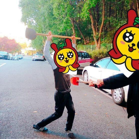 ㅋㅋㅋㅋ보답으로 친구랑 괭이 가지고 놀았던거 올려볼게.. 여기 카카오 프렌즈 나와도 머 이상한거 안걸리지?..안..걸리겟쥐...?