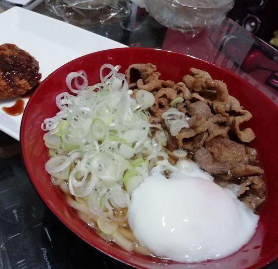 나는 왜 거의 일식밖에 없지?? 순서대로 소보로동 니쿠자가 우동 이야!!!!!