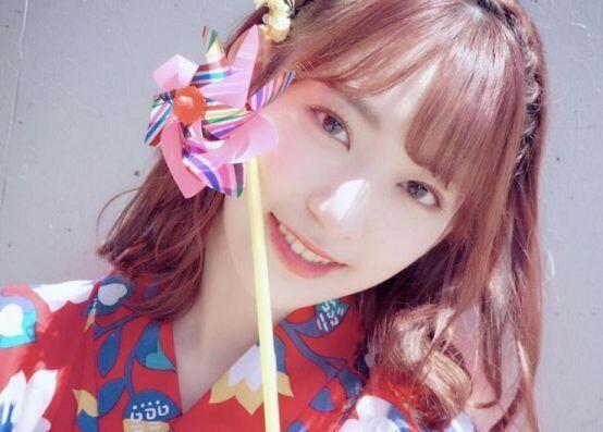 우리즈원 아이즈원 멤버가 너무 많아서 낚시왕 꾸라부터 영업시켜볼게 ㅋㅋㅋㅋ 꾸라는 프듀48시절 내꺼야 센터 때 전설의 엔딩짤을 만들어내며 프듀4