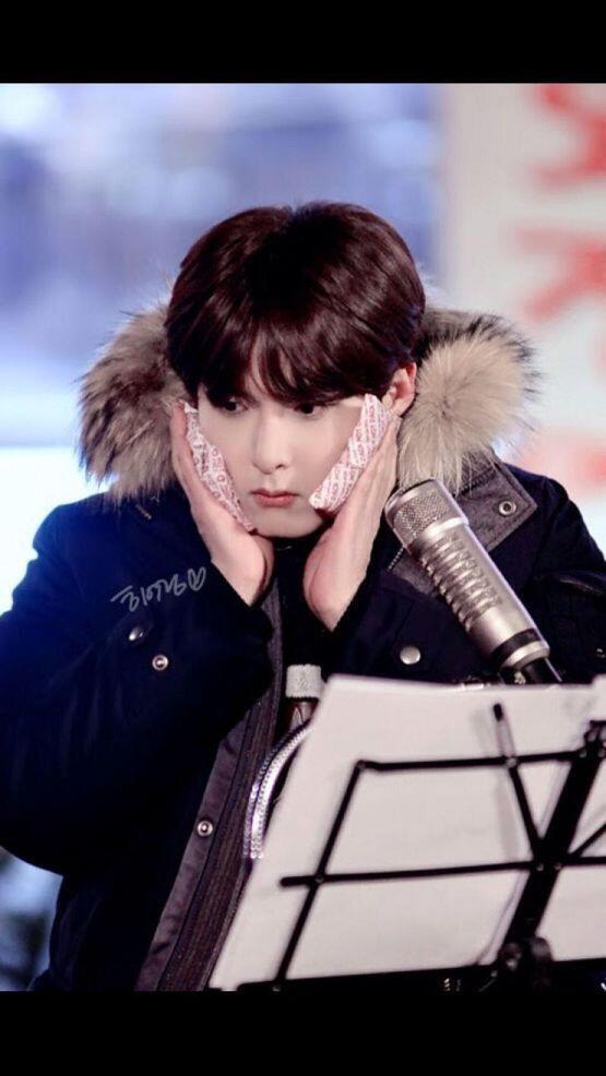 >>5 으아ㅏ아ㅏㄱ 스레주는 아닌데 입덕할뻔 ㅜㅠ ㅜㅜ 팬한테 답써준거 너무 큐티뽀짝아니냐 아이유 성패 지금 선배라고 하고싶었던거겠징???? 넘
