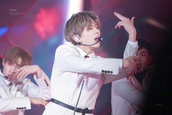 안녕! 몬스타엑스를 데뷔때부터 파고있는 몬베베야! 요즘 우리는 shoot out이라는 곡으로 컴백을 해서 활동중이야! 설레는 곡도 많고 또 힙합