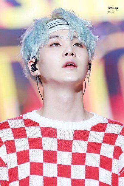 민윤기 추천...민빠답...민슈가천재 짱짱맨 뿡뿡 1. 작곡-작사 천재임...tomorrow들어봤어? 그거 연습생때 쓴거야..가사 들어보면 꿈을