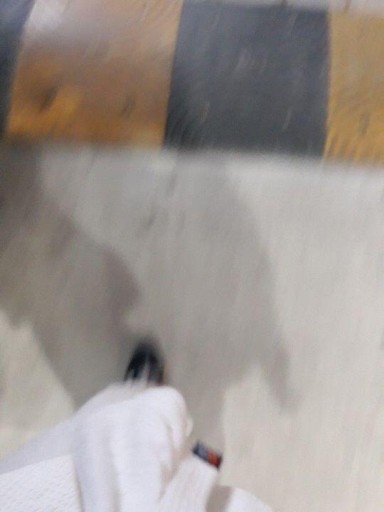 일단 내 ㄱㆍ분은.. ㅎ 음.. 죽을것같구..^^.. 관장님이 가까운데 심부름 시키셔서 가는데 귀찮은거 짱싫으니까 후드만 걸치고 갔다 (입은 것