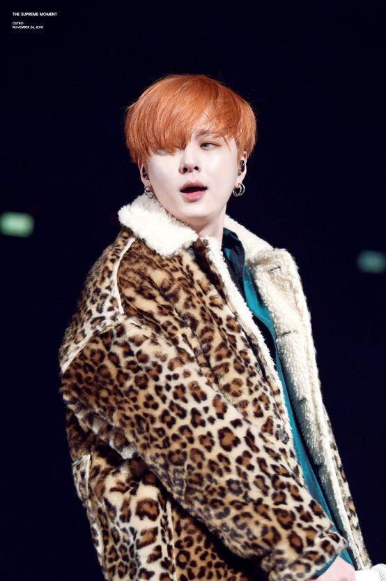 그리고 하이라이트 용준형... 진짜 미쳐벌여...ㅠㅠㅠㅠ 콘서트 못간거 엄청 후회중이야 진짜 울고싶다 주녕이 외모 좀 봐ㅠ