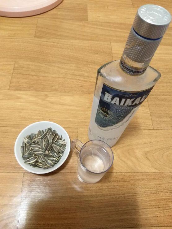 바이칼 보드카 150ml와 함께하는 해바라기씨