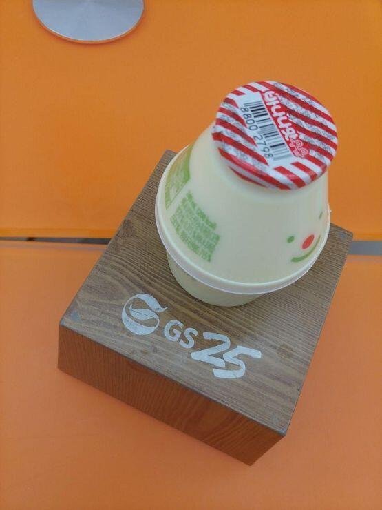우여곡절 끝에 받은 영자님의 바나나우유...! 맛있게 잘 먹겠습니다!! 비빕