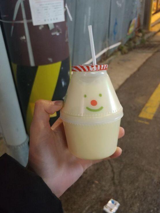 우여곡절 끝에 받은 영자님의 바나나우유...! 맛있게 잘 먹겠습니다!! 비빕
