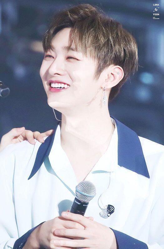 이쁘다 윤지성