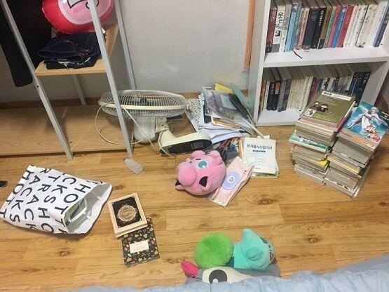 바닥 상태... 이제 여길 치워보겠음
