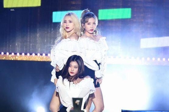 >>37 이달의소녀 최고최고 사진은 오드아이써클 !!