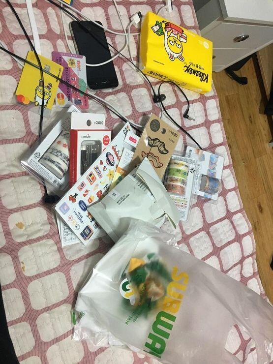 새로산 옷이랑 새로산 문구류를 정리하겠움