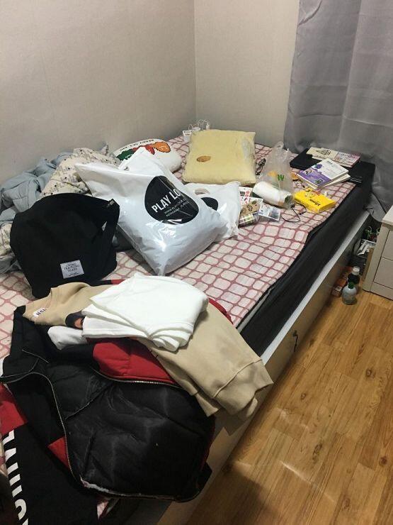 외출했다 들어옴 쇼핑하고와서 또 난장판됨