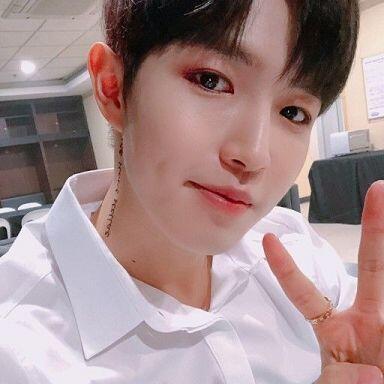 워너원 김재환ㅠㅠ 요즘 미모 너무 물올랐구 노래 춤 다 갖춘 아이돌ㅠㅠ 김재환한테 한번 빠지면 진짜 못빠져나와 내 경험담이야 진짜루ㅜㅠㅠ
