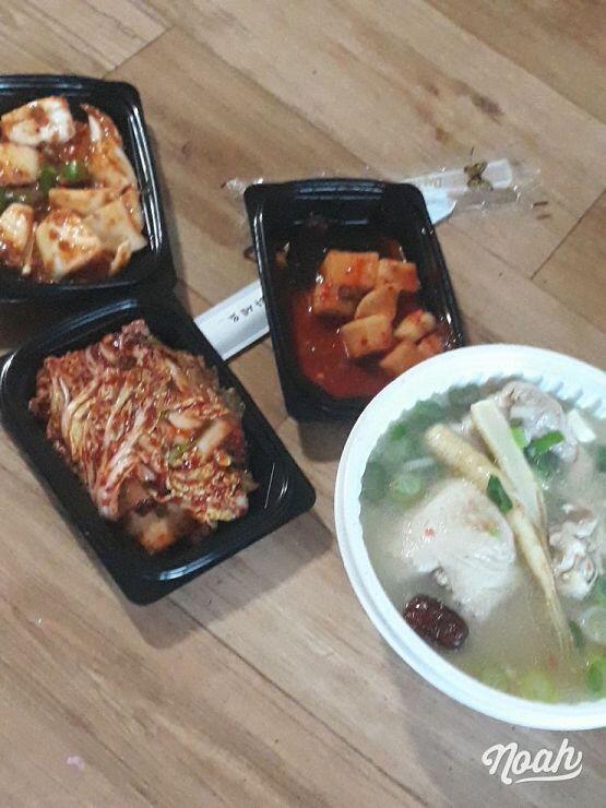 만.. 삼천원? 그정도 배달비포함너무 배고피ㅓ 사진막찍음 ㅠ 장봐왔다 닭가슴살 베이컨! 이거 진짜 맛있어보여 우유 2개 가지 콩나물 굴 요구르트