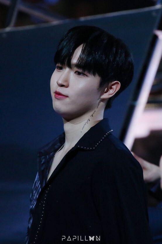 워너원 김재환ㅠㅠ 요즘 미모 너무 물올랐구 노래 춤 다 갖춘 아이돌ㅠㅠ 김재환한테 한번 빠지면 진짜 못빠져나와 내 경험담이야 진짜루ㅜㅠㅠ