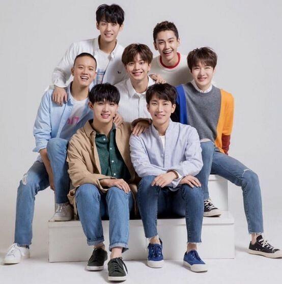 비투비ㅜㅠㅠㅠ 말도 너무이쁘게하구 영상찾아보면 개념돌 영상도 많구 예지앞사라고 알아? 예전도 지금도 앞으로도 사랑해라는 뜻인데 이창섭이란멤버가