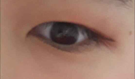 일단 내 첫 결과물이야.... 아이라인이 특히 형편없는것 같음ㅠㅠ속쌍인데 붓펜아이라이너로 아이라인 잘 그릴 수 있는 방법 없을까??