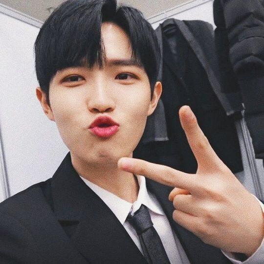울 재환이 좀 봐주세요ㅠㅠ김짼 사랑해ㅜㅜ