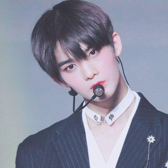 진영이 사진 투척하고 간다!