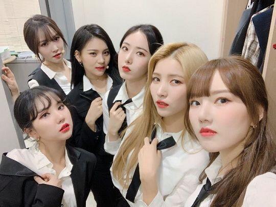 여자친구!! 수트 치여요 치여 ㅠㅠ