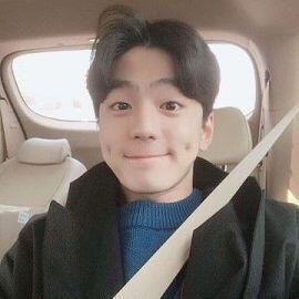 다들 민규님 사진보고 민나잇👋👋🌝🌌⛼