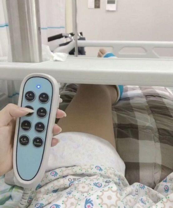 종종 주작이라고 의심받는 스레 본적 있어서 잠깐 인증할께 첫번째 사진은 1인실 있을때 두번째는 블로그에 수술 후기 올렸던 사진이야