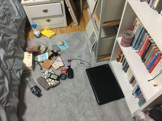 대체 쓰지도 않는 노트북은 왜 내방에 있는것인가...
