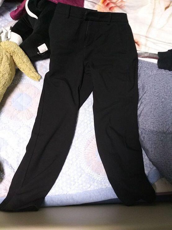 청바지야 꺼내기 귀찮아 머싯는 바지 나 청바지 개 많아 그리고 나 후드집업도 있는데 넘 많아서 안 올릴게 나 회색 어두운 회색 검정색 다잇오 그