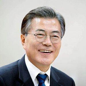 달 사진 첨부 moon.png