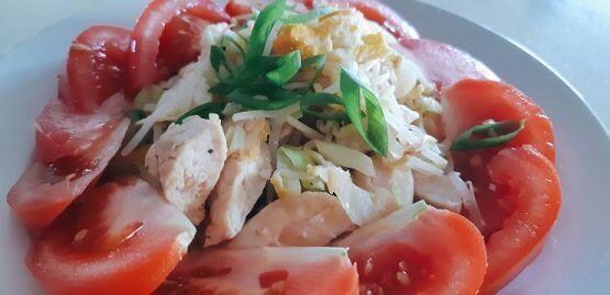 음식 사진 주의!! >>29 만들었다. 맛있고 많이 먹어도 딱히 살 안찌는 요리 완성☆ 나 원래 토마토는 걍 베어먹는데 여기 올린다고 플레이팅도